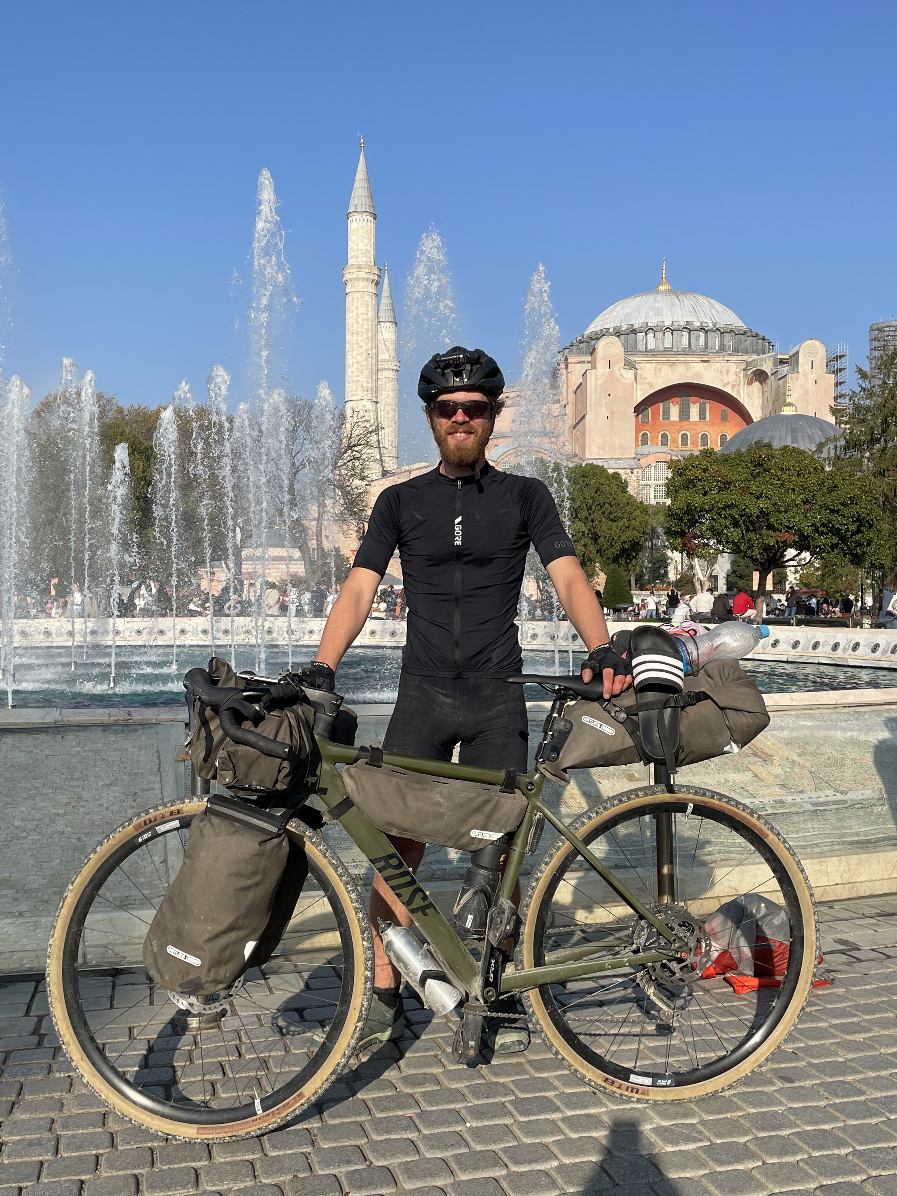 Zwischen Island und Istanbul - Drei Monate auf dem Fahrrad - Lesung mit Tim Förster